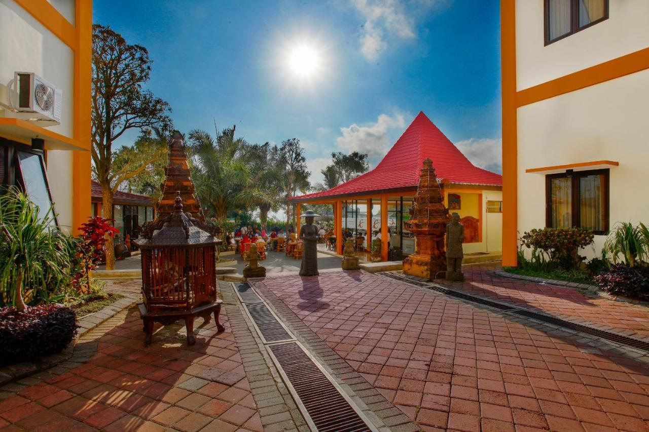 Ciptaningati Hotel Batu  Exterior photo
